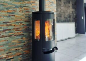 Poeles Breizh Poeles Et Cheminees A Goven Poele A Bois Fonte Flamme Soro Aa