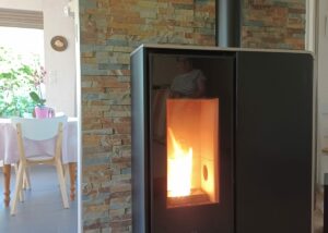 Poeles Breizh Poeles Et Cheminees A Goven Poele A Granules IDEA Frontal JM